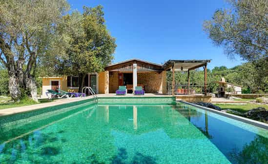 Image du logement ES-1082373-Pollença Belle maison de vacances près de Pollensa avec vue sur la piscine et la montagne pour 4 personnes