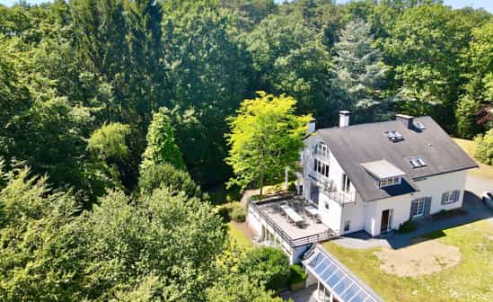 Bild von Unterkunft BE-1091002-Sart-lez-Spa Ferienhaus mit privatem Innenpool, Sauna und Jacuzzi in der Nähe von Spa, im Herzen der belgischen Ardennen