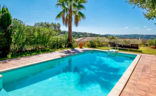 Bild von Unterkunft FR-1082401-Sainte-Maxime Villa für bis zu 6 Personen mit Meerblick und Swimmingpool, nur 3 km vom Strand in Sainte Maxime