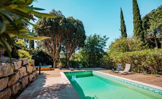 Afbeelding van accommodatie FR-1091381-La Londe-les-Maures Geweldig vakantiehuis  met privé zwembad, whirlpool en grote tuin in Zuid-Frankrijk