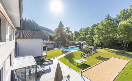 Afbeelding van accommodatie BE-227-Burg-Reuland  Luxe Vakantiehuis in de Ardennen&#x2F;Eifel met zwembad (01.04. tot 10.11.) en wellness, ideaal voor familiefeesten, bruiloften en teambuildings