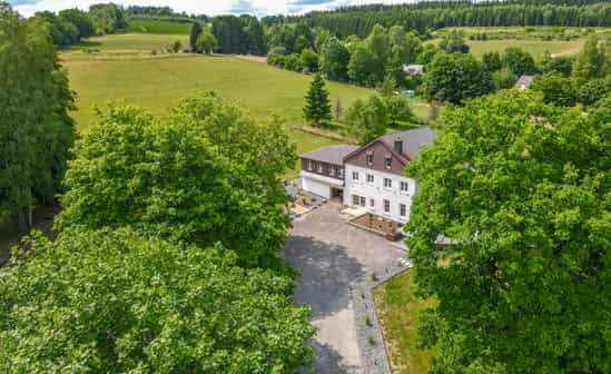 Bild von Unterkunft BE-1091425-Chiny Ferienhaus mit Jacuzzi und Sauna in den Ardennen, nahe der französischen Grenze