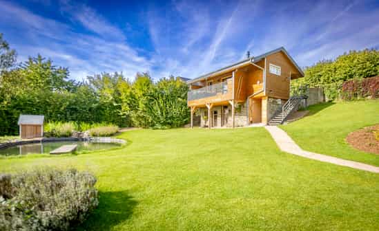 Bild von Unterkunft BE-1091478-Stavelot Gemütliche Ferienhaus mit Außenwhirlpool und wunderschöner Aussicht auf das Tal von Stavelot, in den belgischen Ardennen