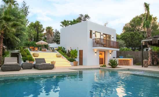 Imagen del alojamiento ES-1091810-Sant Josep de sa Talaia Preciosa villa renovada con piscina, pool house aparte, amplio jardín y rincones por descubrir en San José, Ibiza