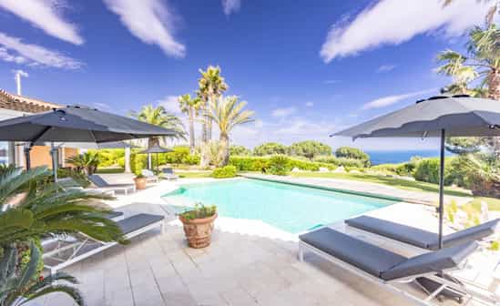 Afbeelding van accommodatie FR-1090758-Sainte-Maxime Luxe villa met prachtig uitzicht op zee en een privé buitenzwembad