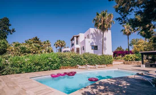 Imagen del alojamiento ES-1091939-Sant Antoni de Portmany Maravillosa villa de 6 habitaciones, con vistas al mar, piscina y jardín en Sant Antoni de Pormany, Ibiza