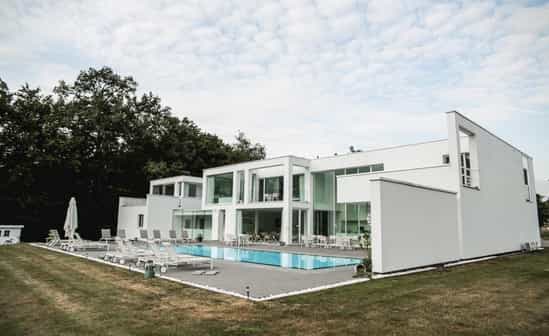 Image of accommodation BE-1092116-Turnhout Exclusive Belgium villa with pool (open from 1&#x2F;6 - 1&#x2F;9), only 1 hour from Antwerp