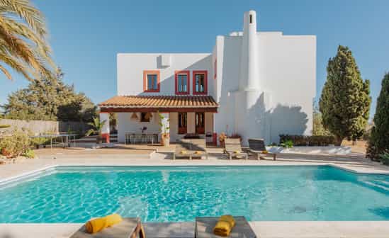 Imagen del alojamiento ES-1092135-Sant Jordi de ses Salines Villa para 9 personas ideal para familias y amigos, con piscina y jardín privado, situada en Sant Jordi, Ibiza.