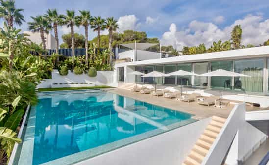 Bild von Unterkunft ES-1091977-Santa Eulària des Riu Beeindruckende Luxusvilla mit Meerblick, Garten, Infinity-Pool und Jacuzzi in Cap Martinet, Ibiza.