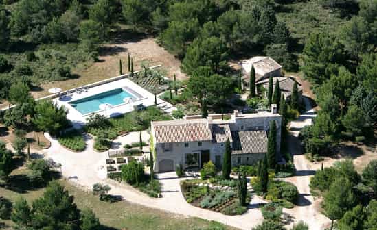 Image du logement FR-1092293-Eygalières Profitez d&#39;une piscine privée, d&#39;un jardin clôturé et d&#39;un emplacement privilégié au cœur du village d&#39;Eygalières, pour découvrir la Provence !