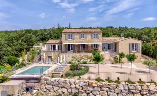 Imagen del alojamiento FR-1092321-Viens Ideal stay in a magnificent Provencal Villa with swimming pool, in the heart of a natural setting