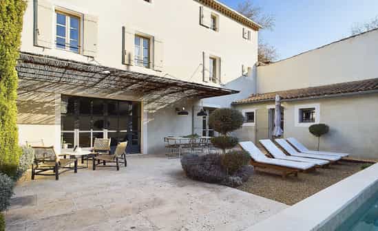 Image of accommodation FR-1092330-Saint-Rémy-de-Provence Immerse yourself in the Provencal experience with this large residence and its private pool, in sunny Saint-Rémy de Provence.