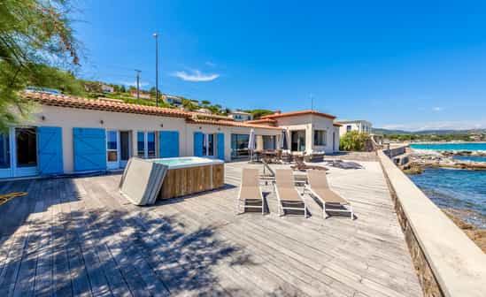 Imagen del alojamiento FR-1092388-Sainte-Maxime Charming holiday house with direct sea access, large terrace and private whirlpool, in the south of France