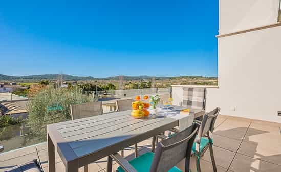 Bild von Unterkunft ES-1092402-Porreres Ferienhaus mit Blick auf die Natur und privatem Pool im Süden Mallorcas 