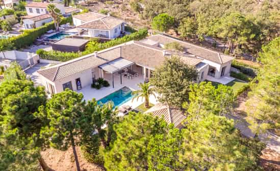 Bild von Unterkunft FR-1082363-Grimaud Luxusvilla für 8 Personen mit Pool und großem Garten in Grimaud in Südfrankreich