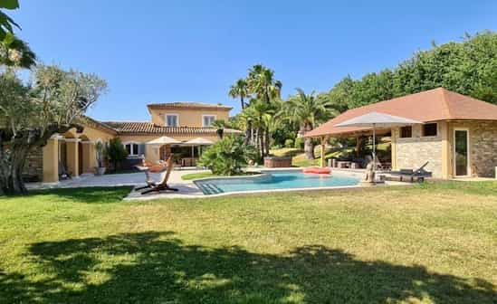 Afbeelding van accommodatie FR-1092405-Gassin Charmant vakantiehuis met privé zwembad, whirlpool en grote tuin bij Saint-Tropez 