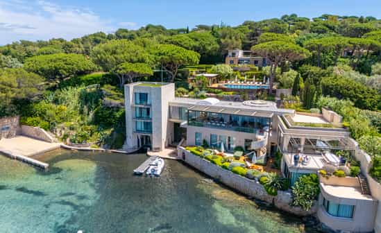 Afbeelding van accommodatie FR-1092410-Saint-Tropez Sublieme luxe villa met verwarmd privézwembad, privéhaven en heliport