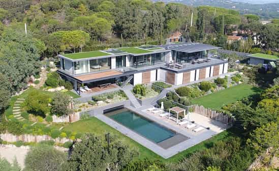 Afbeelding van accommodatie FR-1092389-Ramatuelle Moderne luxe villa met overloopzwembad en privé spa in Saint-Tropez