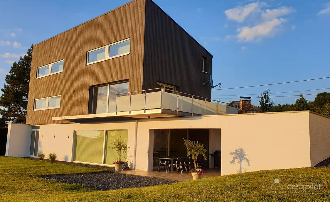 Villa de luxe avec piscine et wellness pour 15 personnes à Sourbrodt